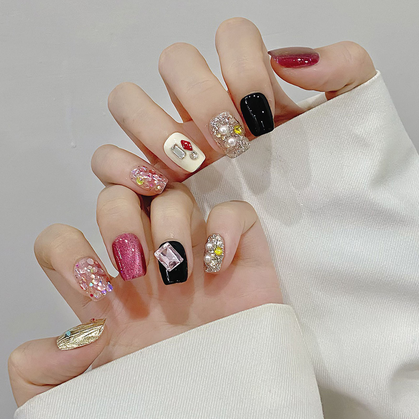 เล็บปลอมสีชมพูแวววาวแบบทำด้วยม - Nail Art Pink Cat Eye บทวิจารณ์และราคา