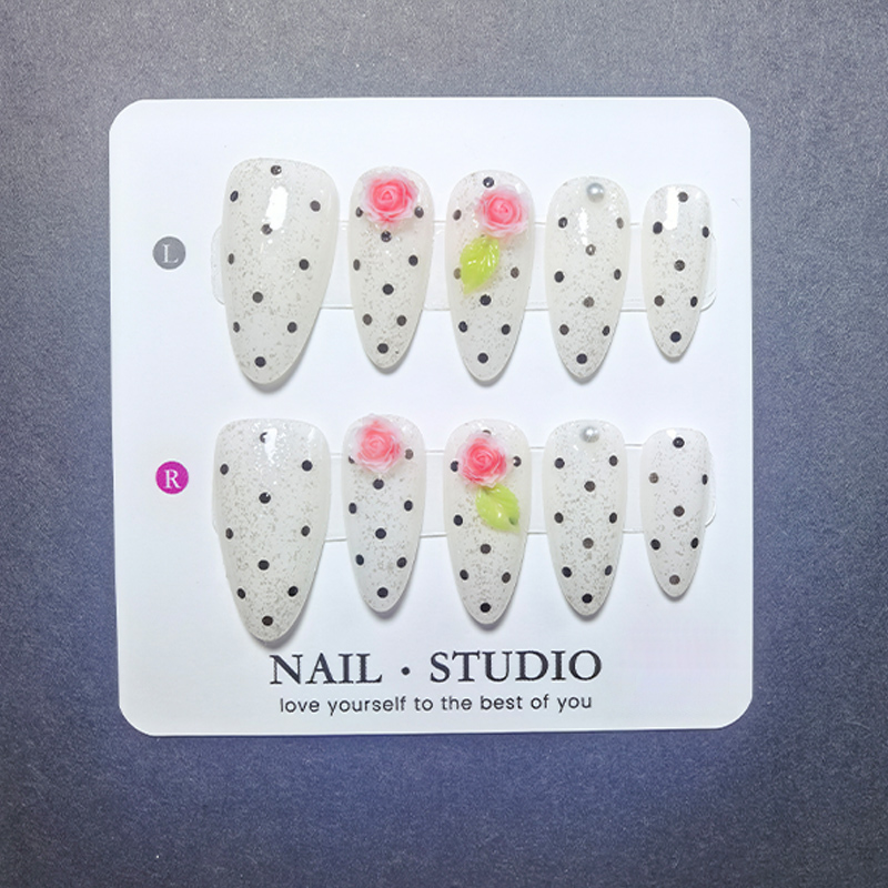 เล็บปลอมแบบกดติดลายอัลมอนด์แคท - Nail Art Chrome บทวิจารณ์และราคา